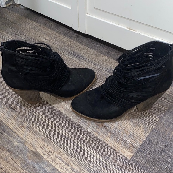 Fergie Wicket Booties